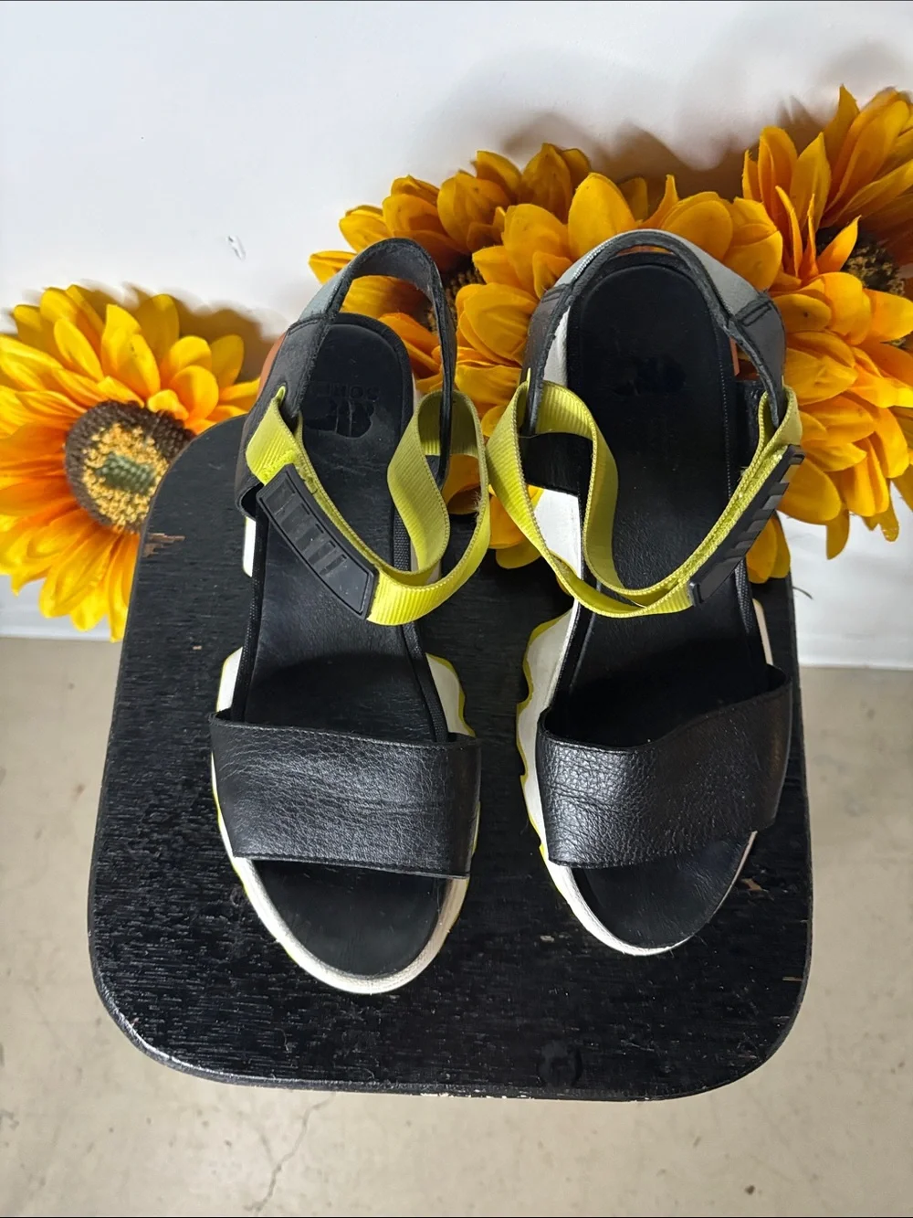 Sorel Women's KINETIC™ AURA Y Strap Platform Sandals Size 8.5